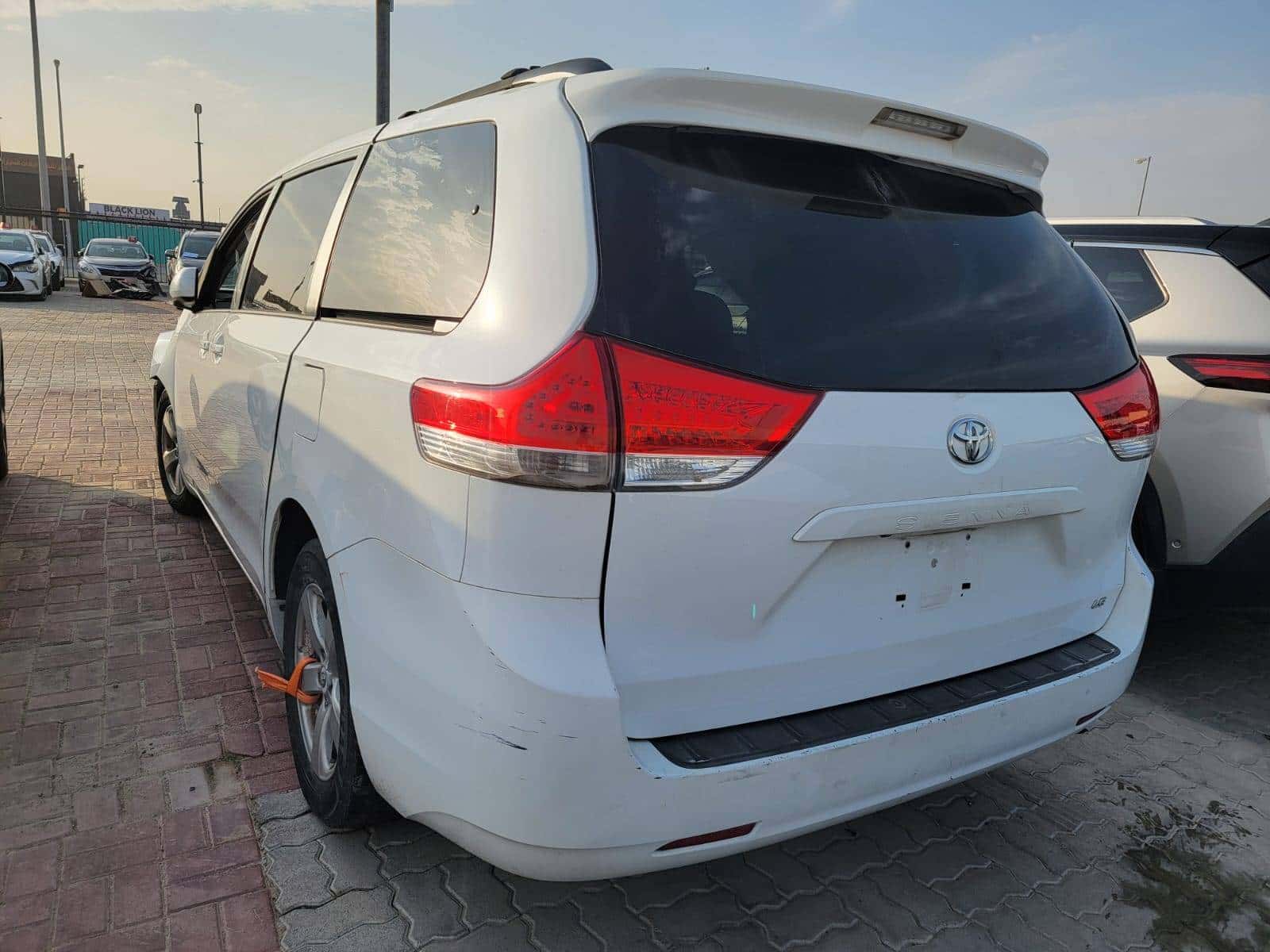 TOYOTA SIENNA 2013 thumbnail 4