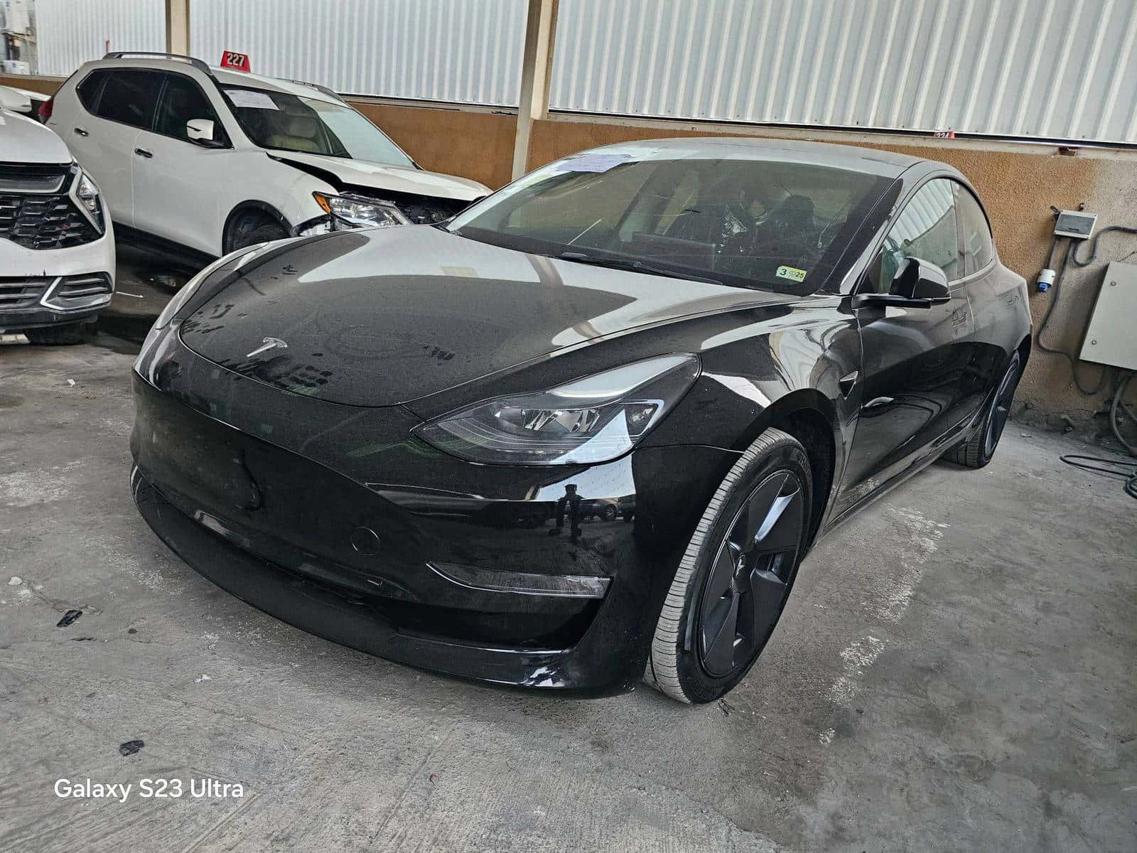TESLA MODEL 3 - Exterior