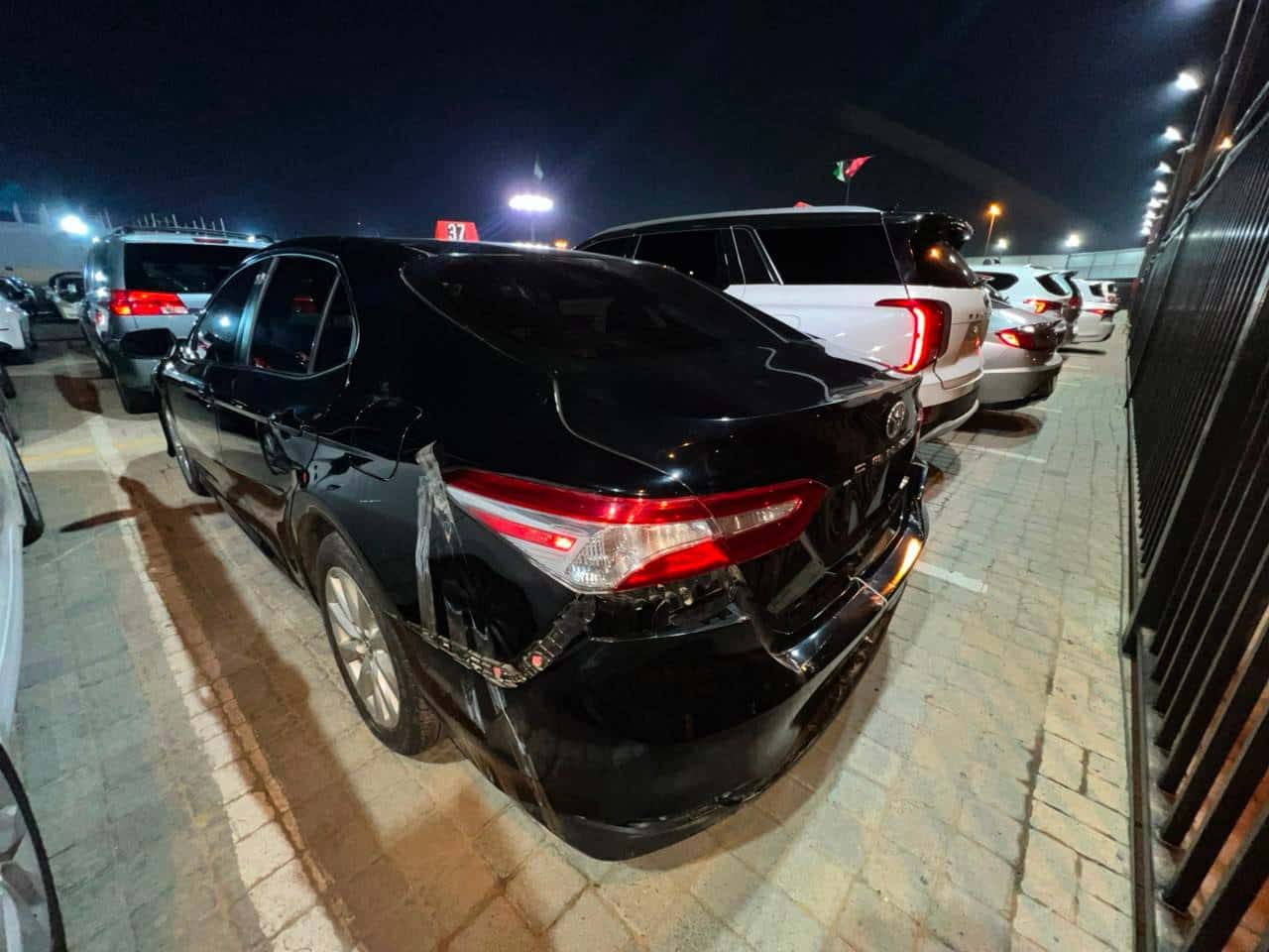 TOYOTA CAMRY 2018 thumbnail 3