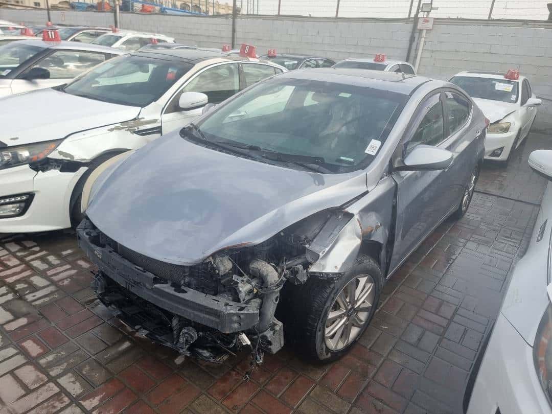 Hyundai Elantra 2015 thumbnail 2