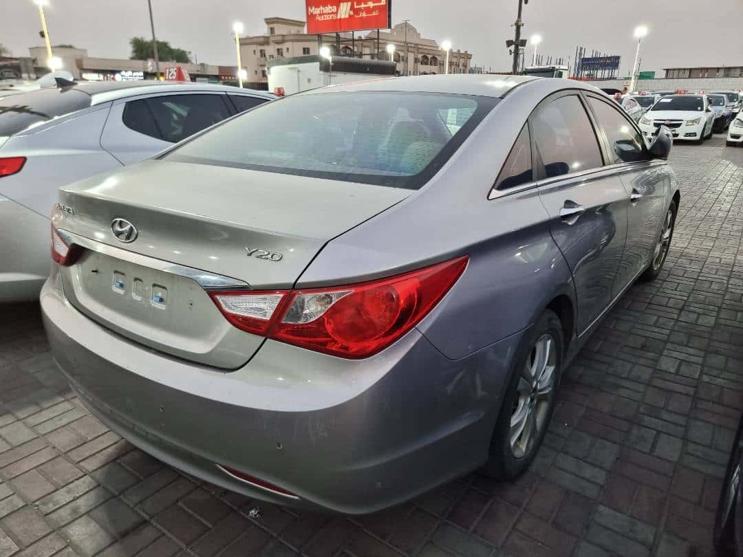 Hyundai Sonata 2011 thumbnail 4