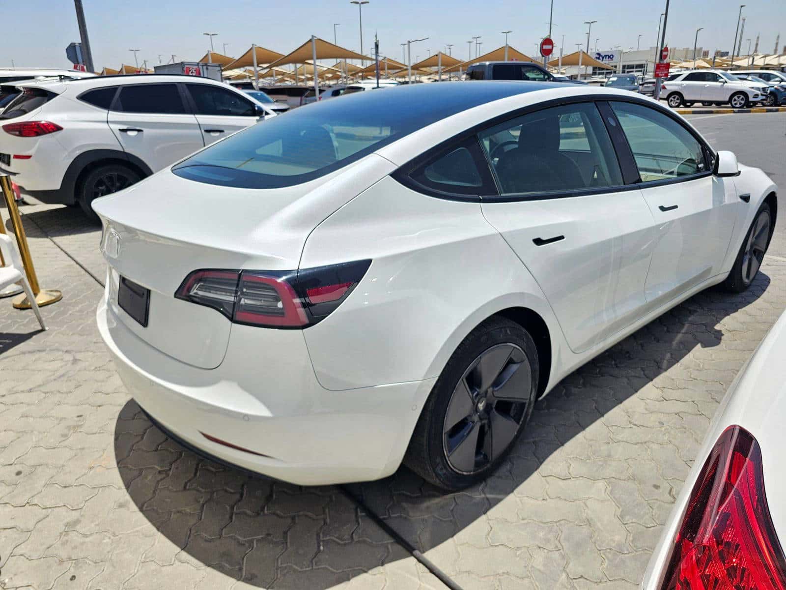 TESLA MODEL 3 2021 thumbnail 3
