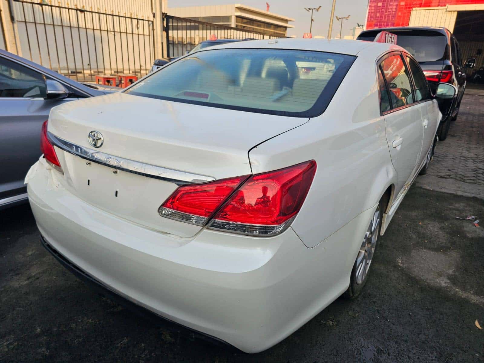 Toyota Avalon 2011 thumbnail 3