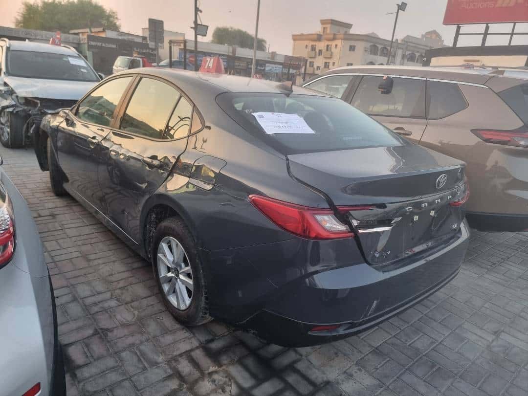 Toyota Camry 2025 thumbnail 4