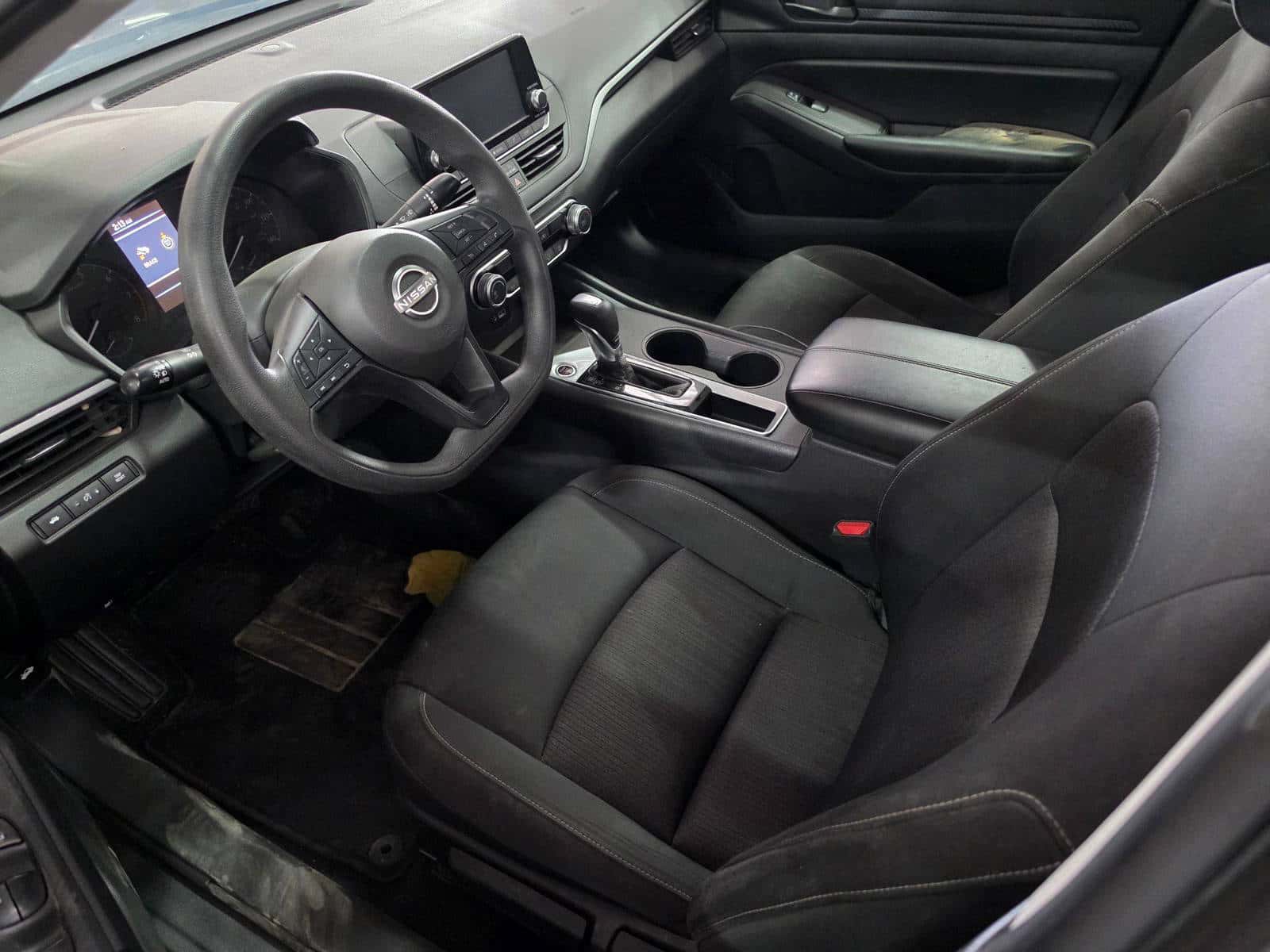 Nissan Altima 2023 thumbnail 6