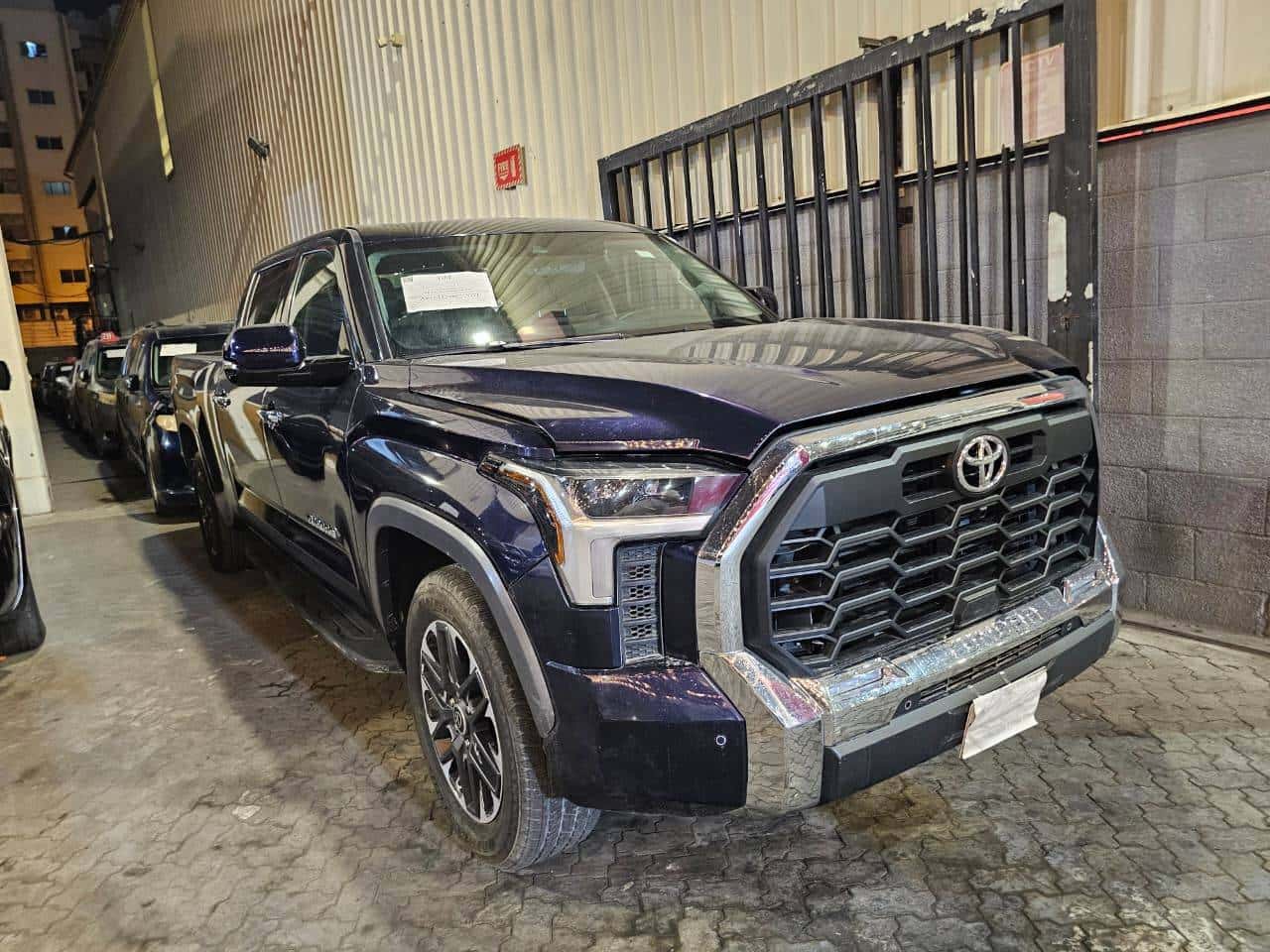 Toyota Tundra 2023 thumbnail 3