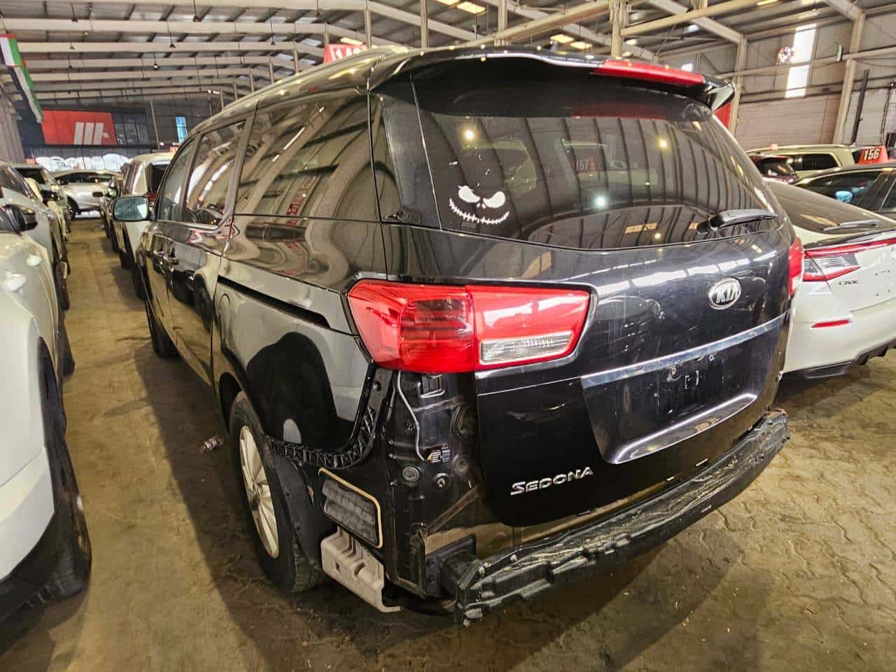 Kia Sedona 2017 thumbnail 5