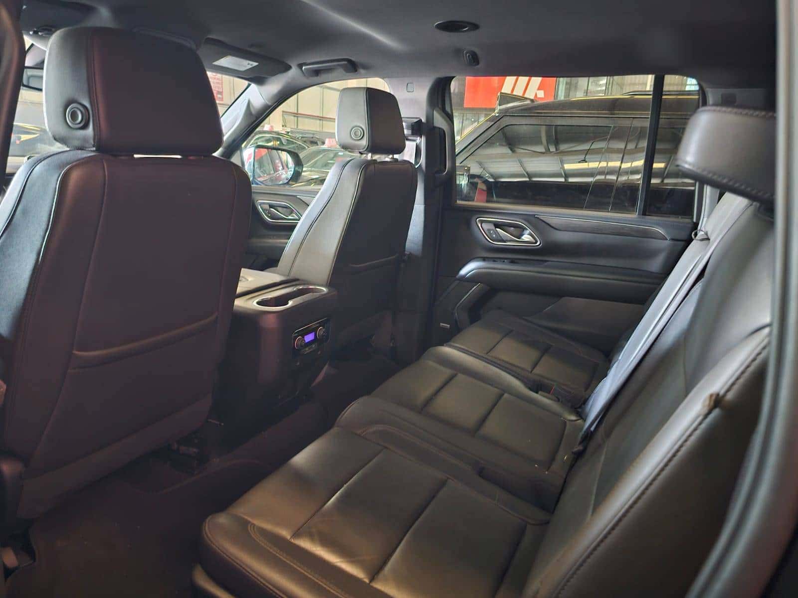 CHEVROLET Suburban 2023 thumbnail 7