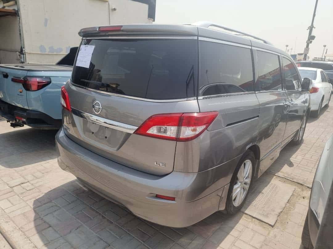 Nissan Quest 2012 thumbnail 3