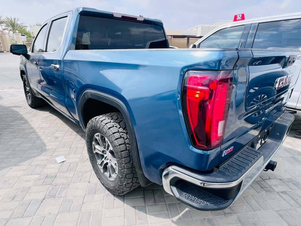 GMC Sierra 2024 thumbnail 4