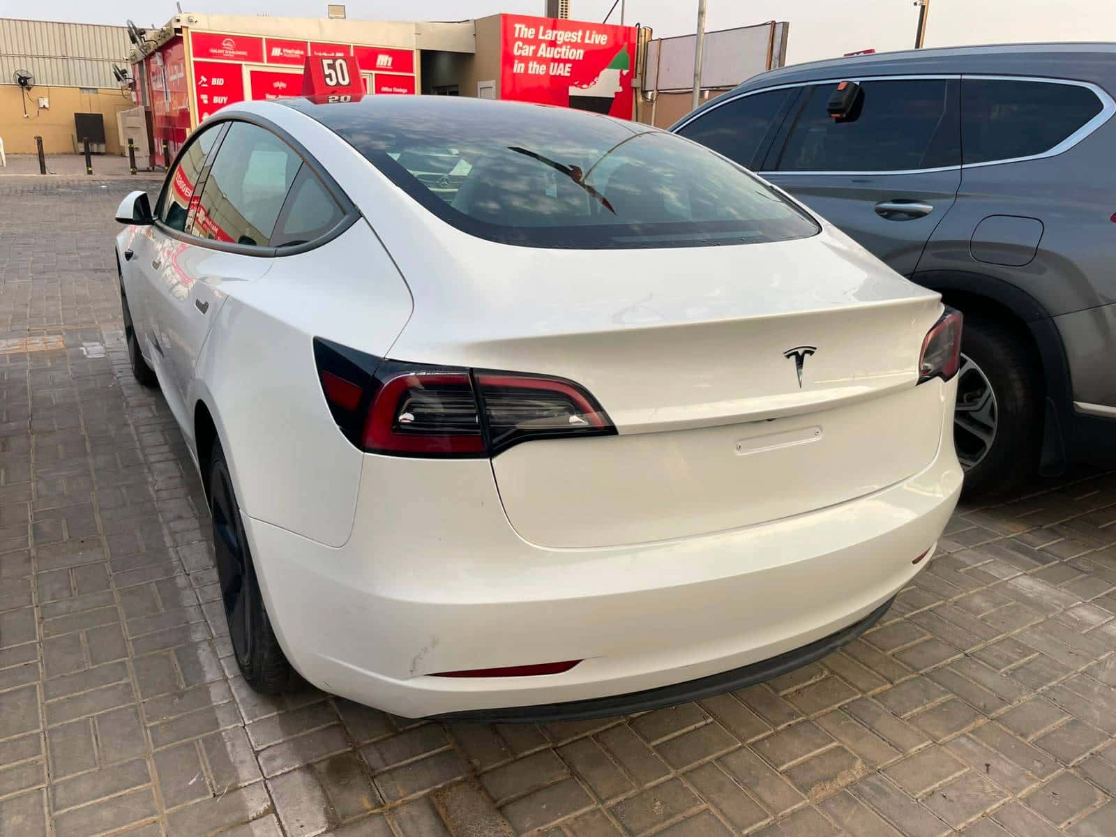 TESLA MODEL 3 2023 thumbnail 5