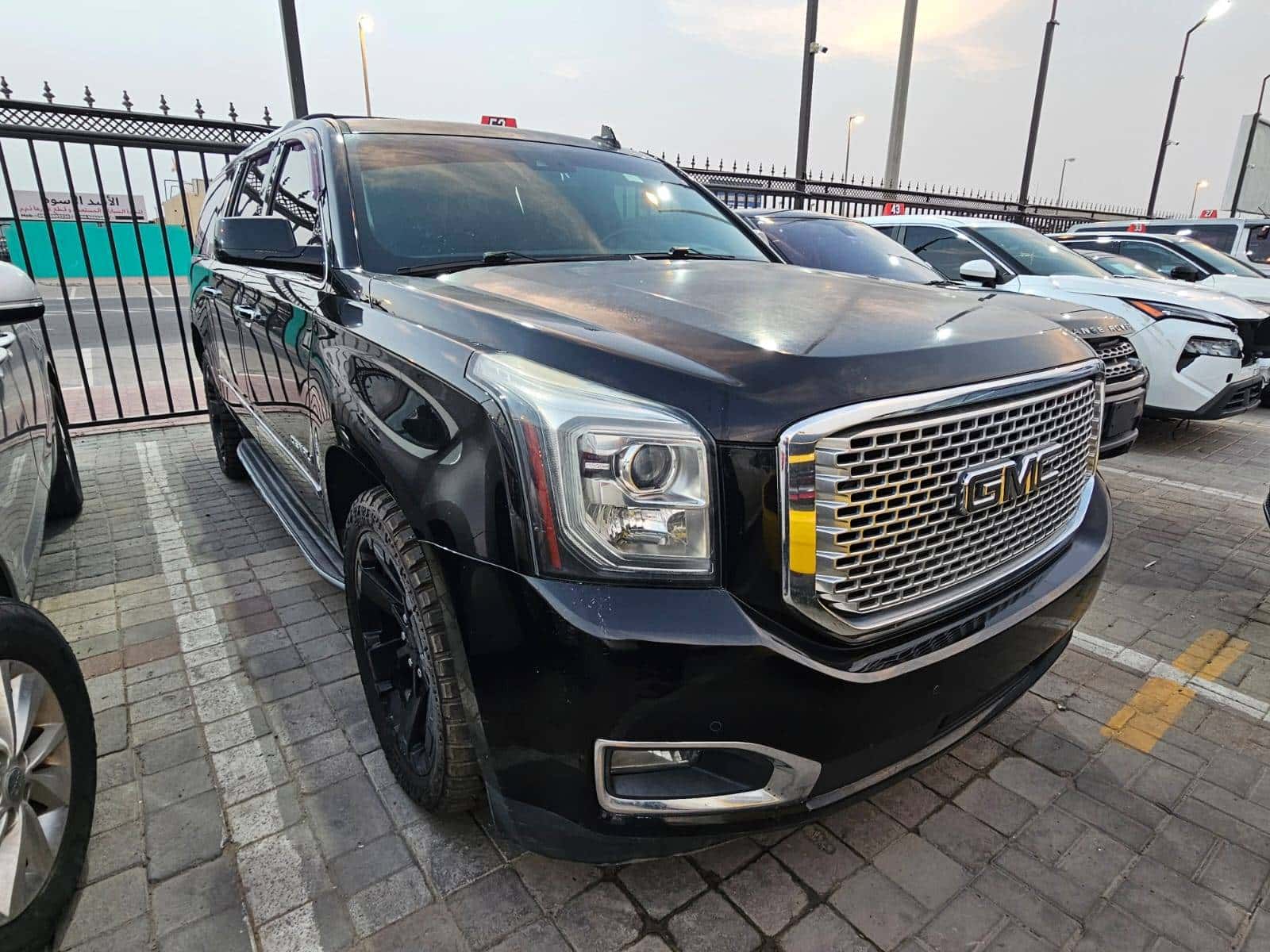 GMC Yukon 2016 thumbnail 3