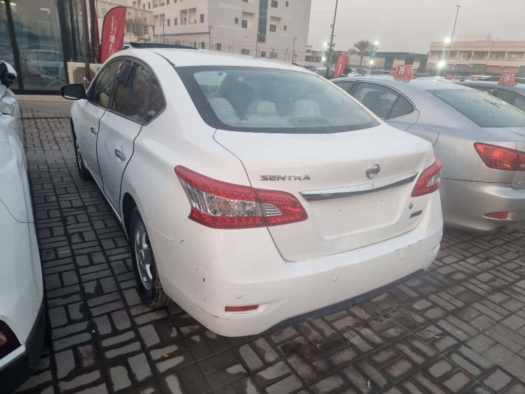 Nissan Sentra 2013 thumbnail 4