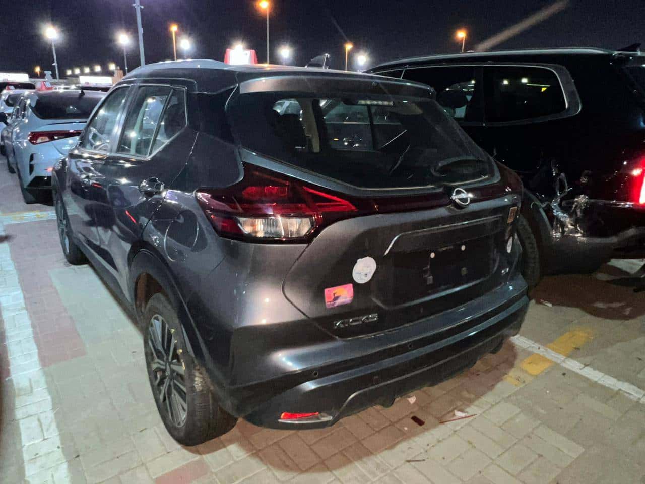 NISSAN KICKS 2023 thumbnail 5