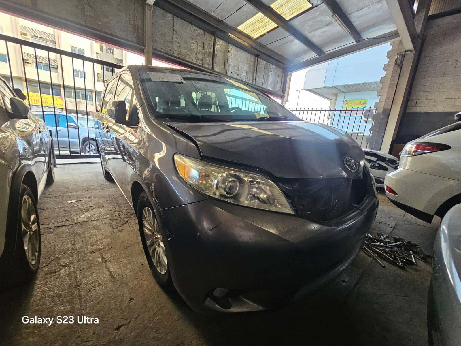 Toyota Sienna 2011 thumbnail 2