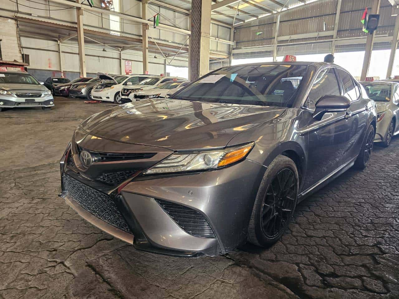 Toyota Camry 2018 thumbnail 1