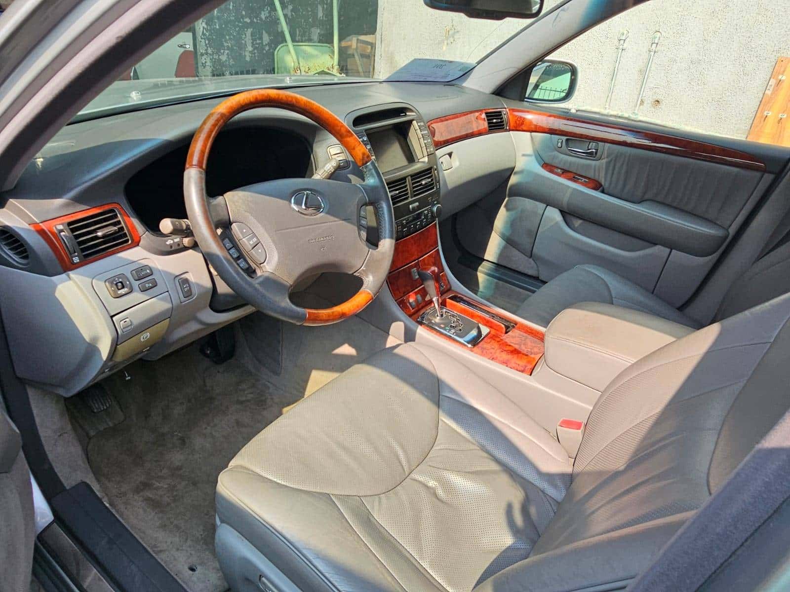 Lexus LS 430 2004 thumbnail 7