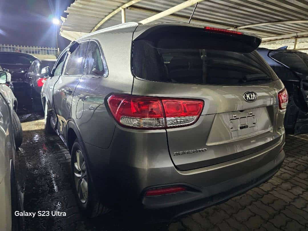 KIA SORENTO - Exterior
