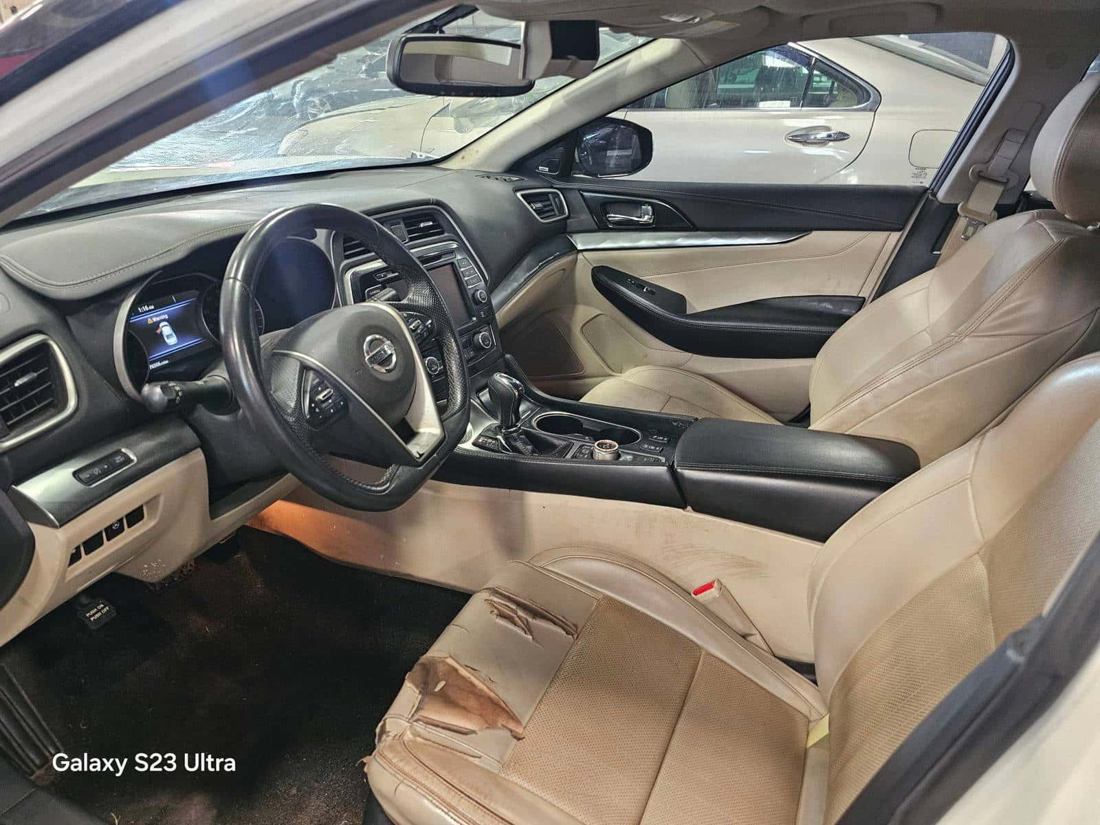 NISSAN MAXIMA - Exterior