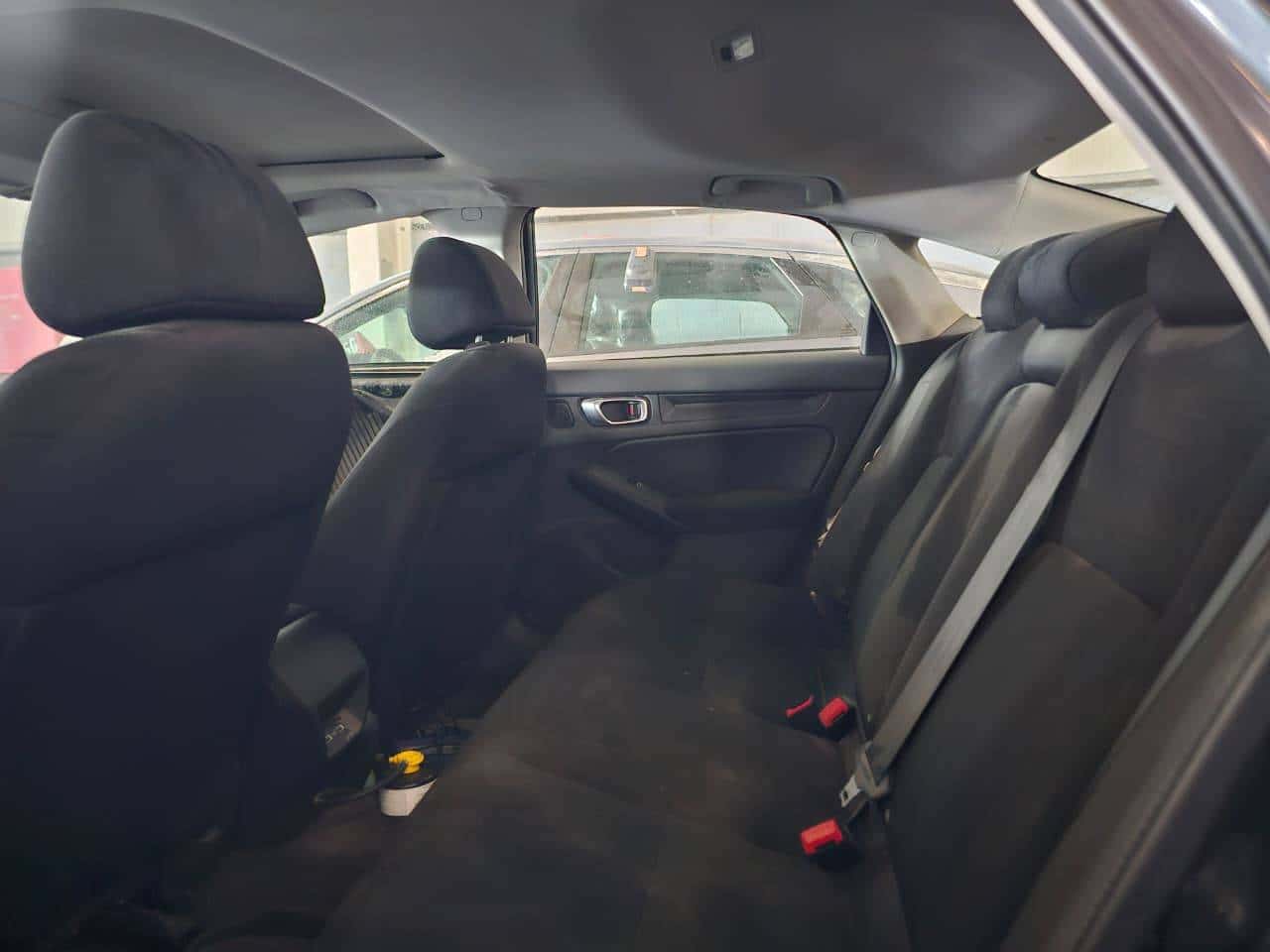 Honda Civic 2023 thumbnail 6