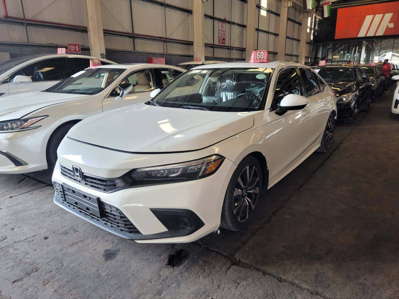 Honda Civic 2024 thumbnail 5
