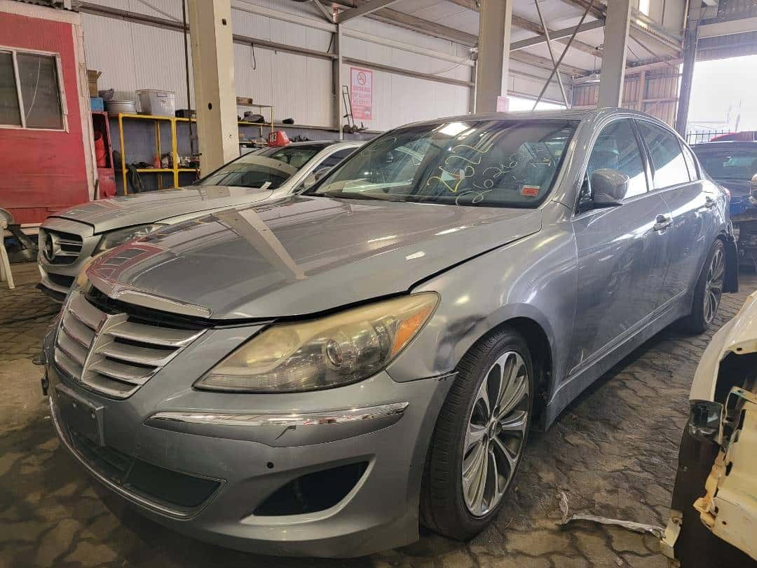 HYUNDAI GENESIS - Exterior