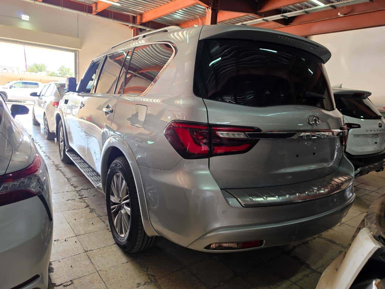INFINITI QX80 2018 thumbnail 4