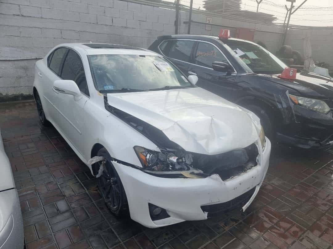 Lexus IS 250 2011 thumbnail 2