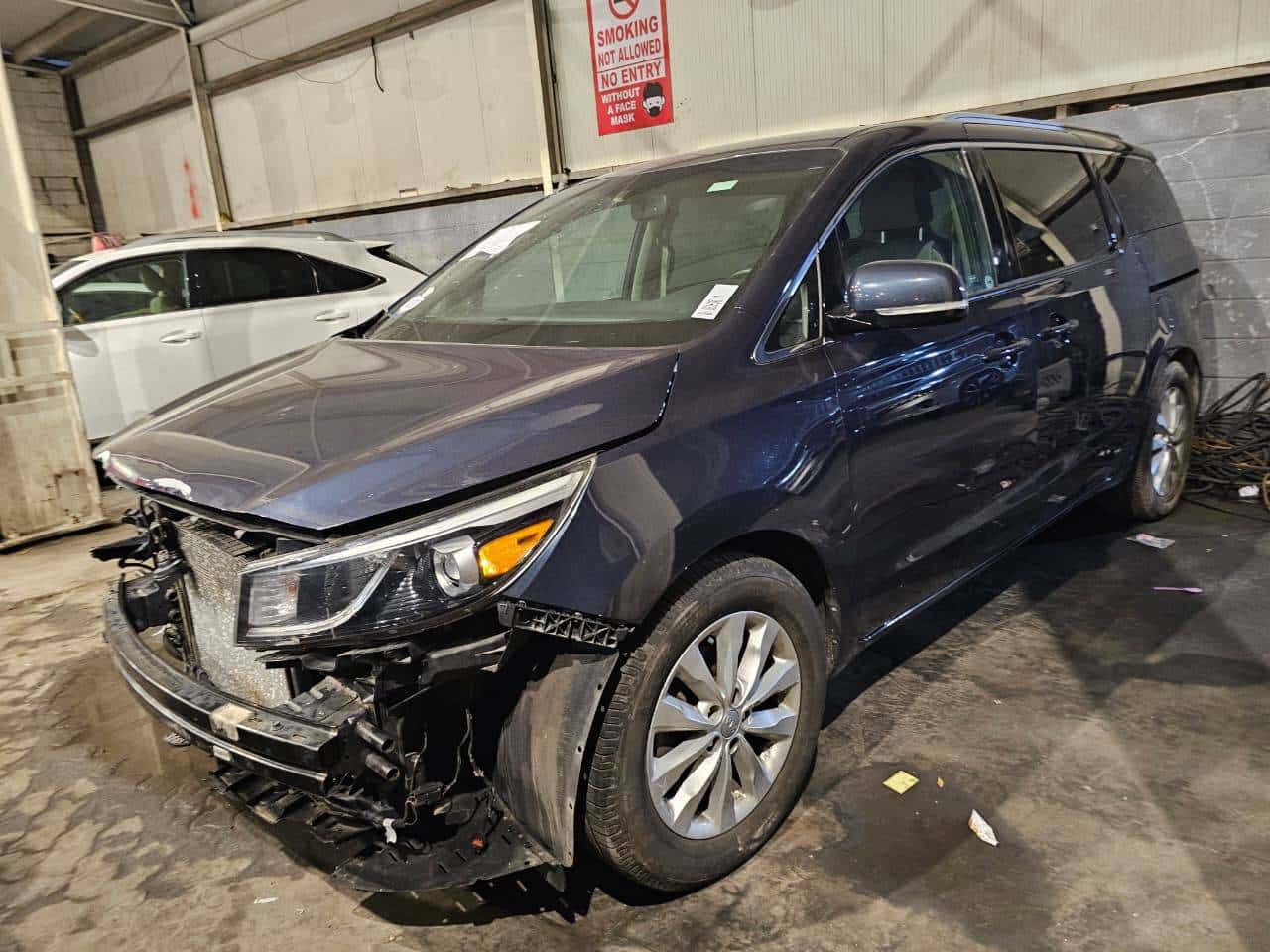 KIA SEDONA 2016 thumbnail 2