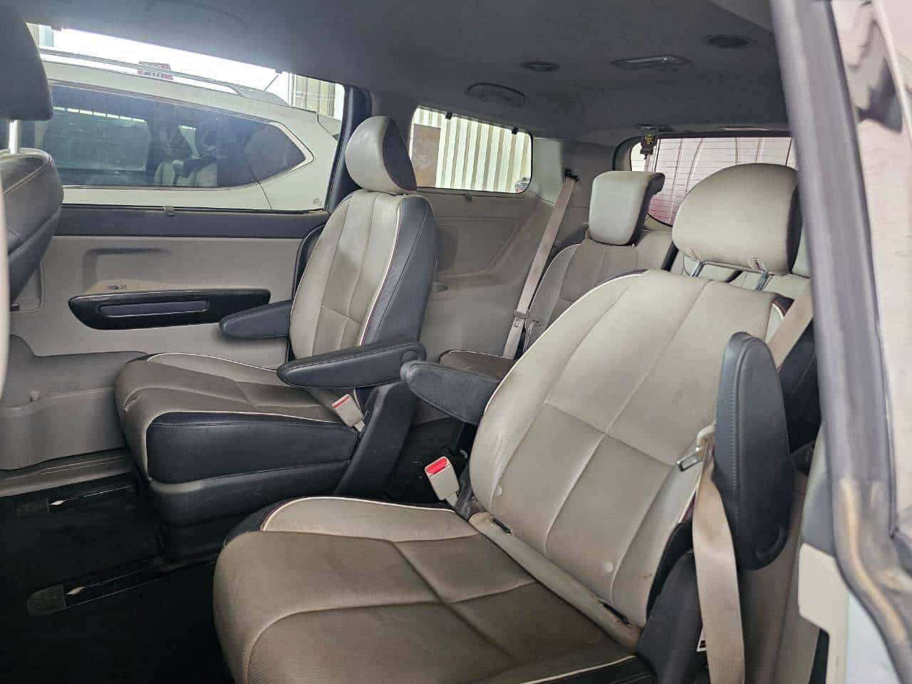 Kia Sedona 2015 thumbnail 6