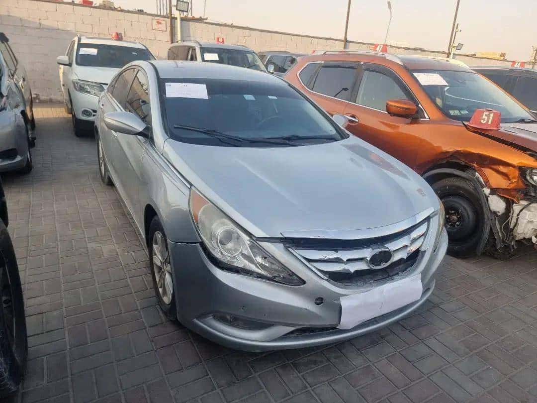 HYUNDAI SONATA 2011 thumbnail 1
