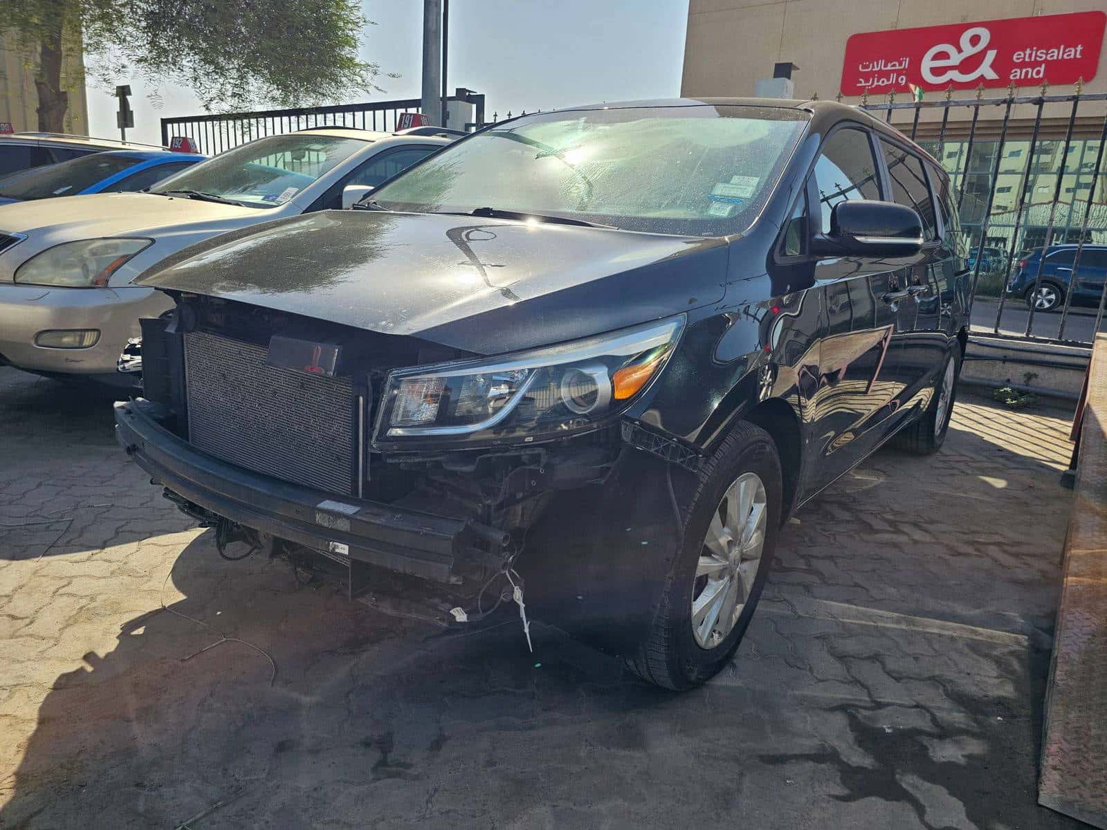 KIA SEDONA 2017 thumbnail 4