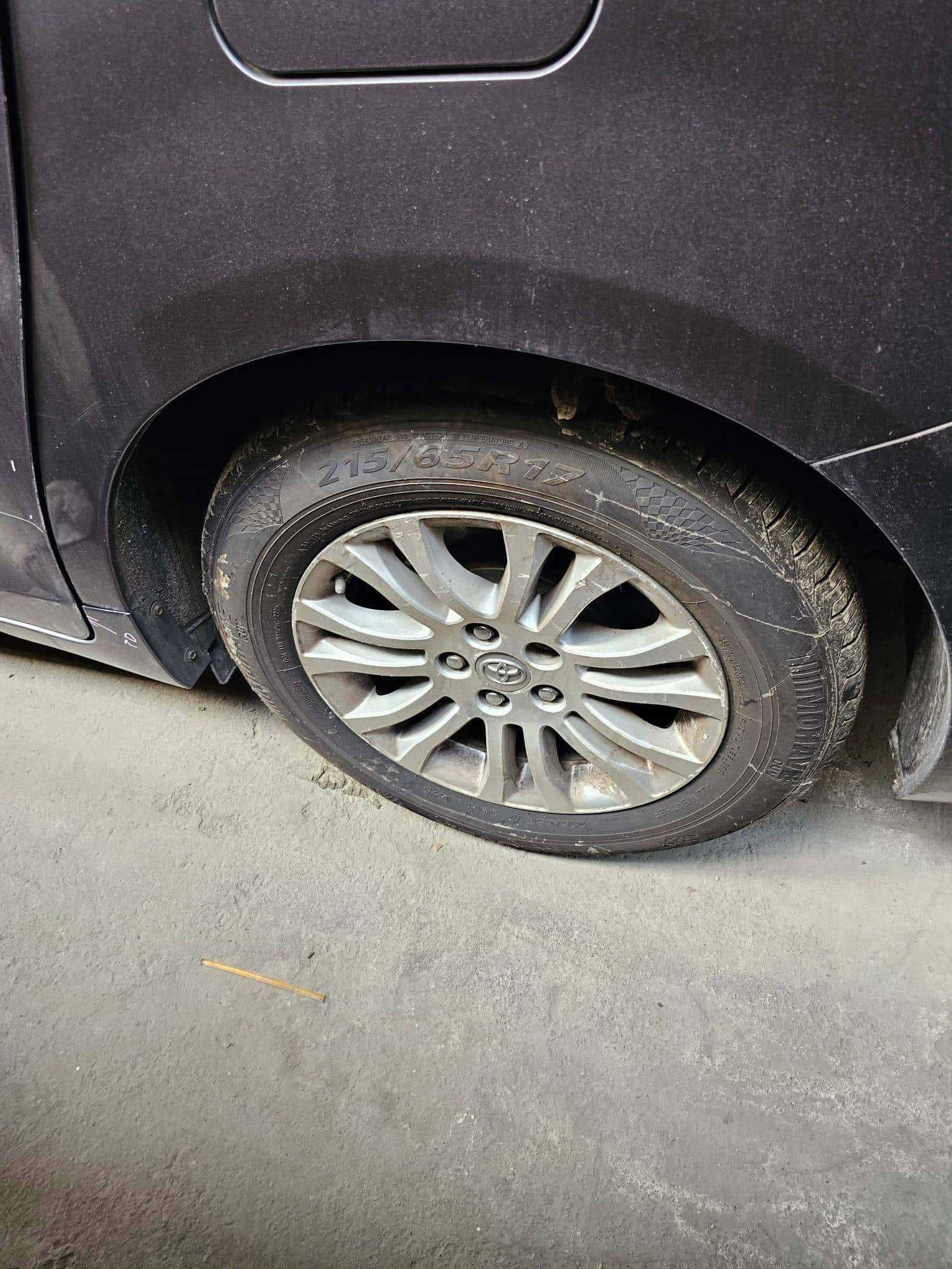 TOYOTA SIENNA 2011 thumbnail 4