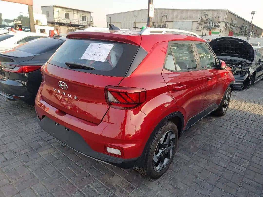 HYUNDAI VENUE SE 2022 thumbnail 1