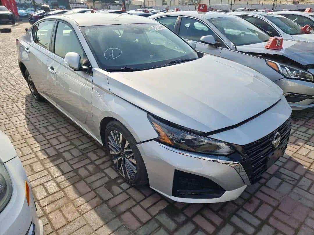 NISSAN ALTIMA - Exterior