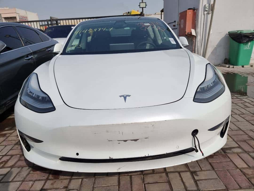 TESLA MODEL 3 - Exterior