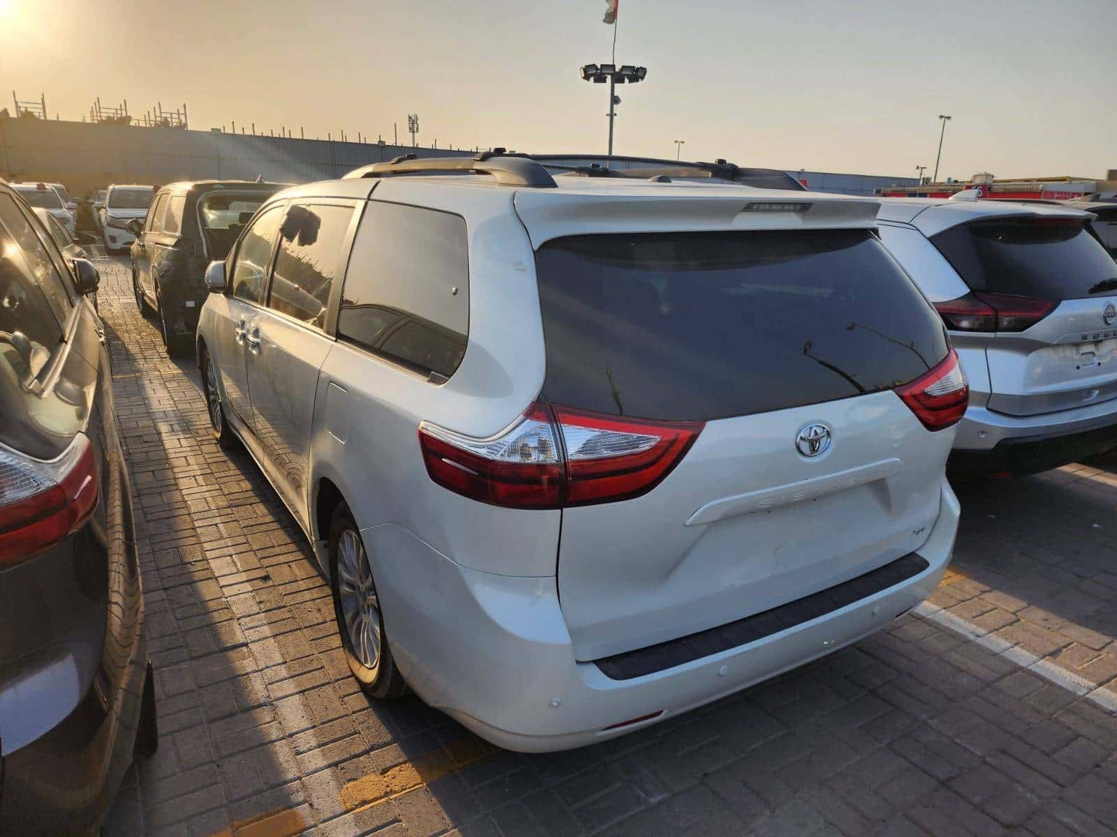 TOYOTA SIENNA 2015 thumbnail 3