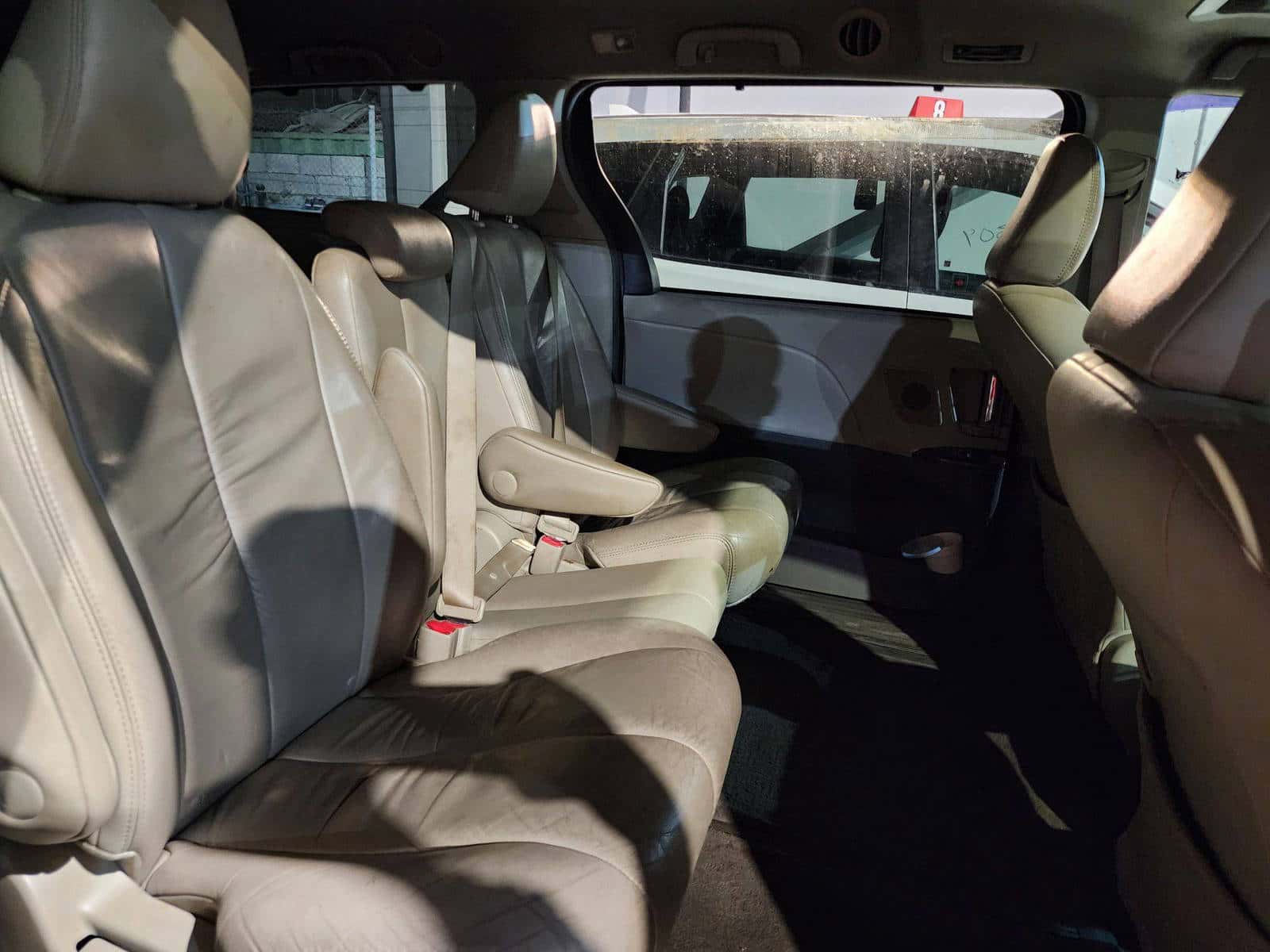 TOYOTA SIENNA - Exterior