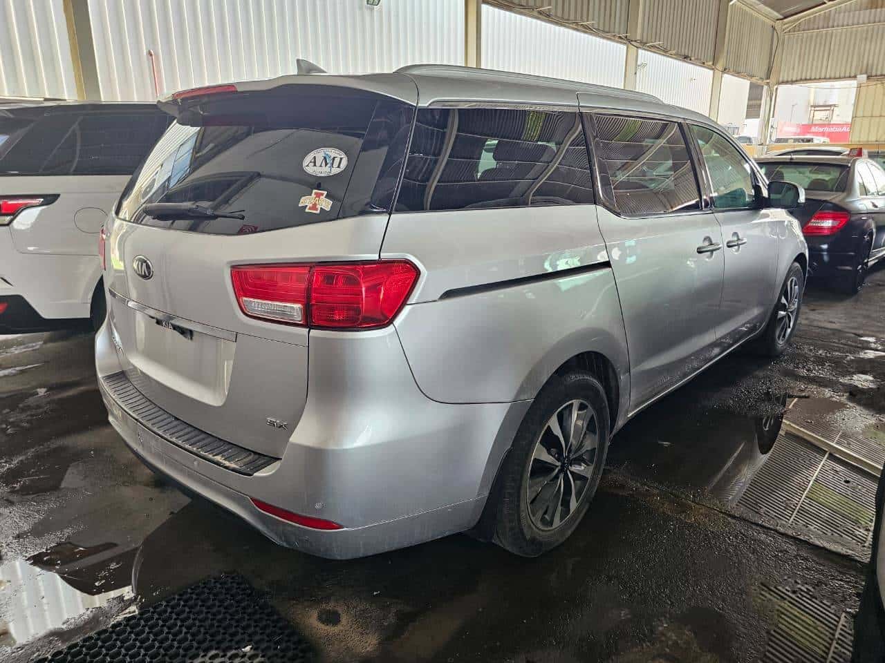 Kia Sedona 2015 thumbnail 5