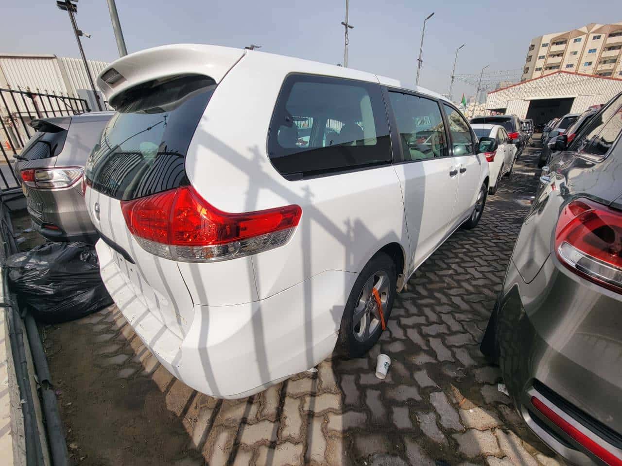 Toyota Sienna 2014 thumbnail 6