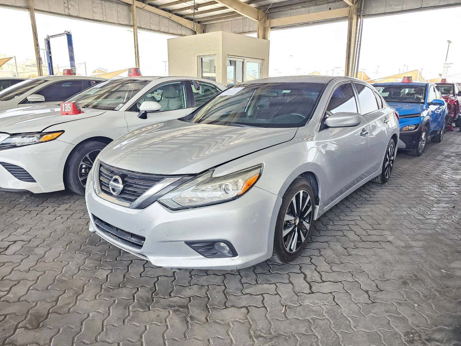 NISSAN ALTIMA - Exterior