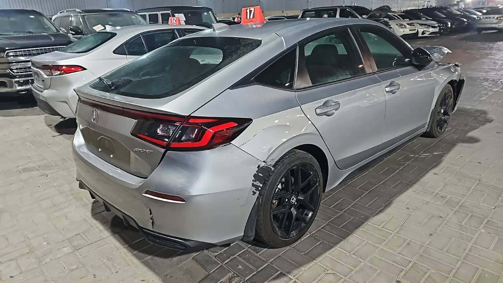 Honda Civic 2024 thumbnail 3