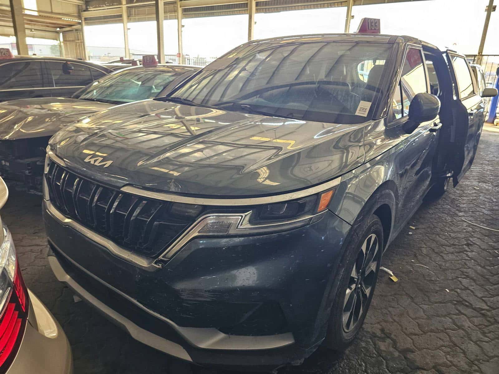 Kia CARNIVAL EX 2022 thumbnail 3