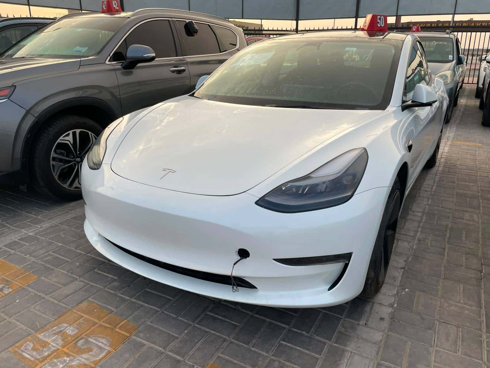 TESLA MODEL 3 2023 thumbnail 2