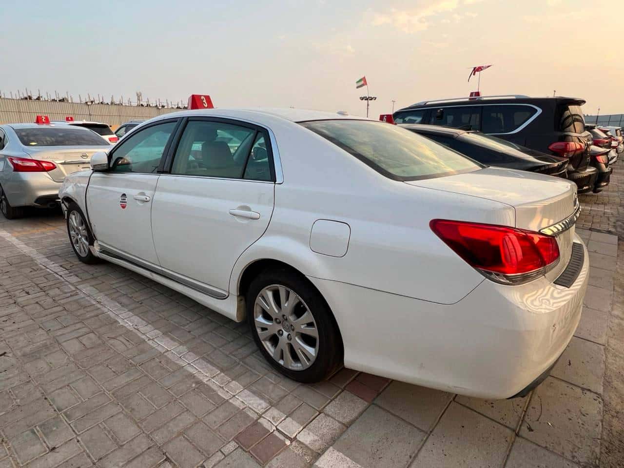 TOYOTA AVALON 2011 thumbnail 7