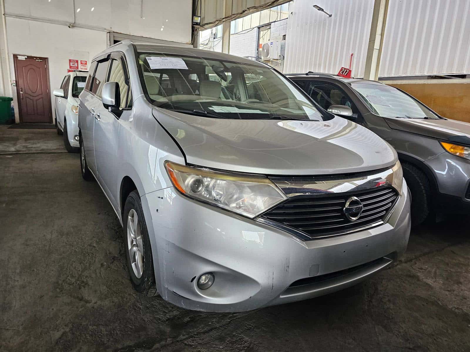 Nissan Quest 2016 thumbnail 2