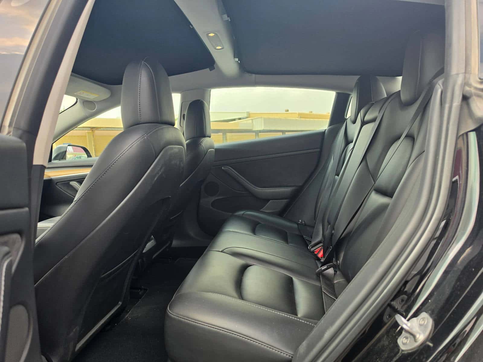 Tesla Model 3 2023 thumbnail 7