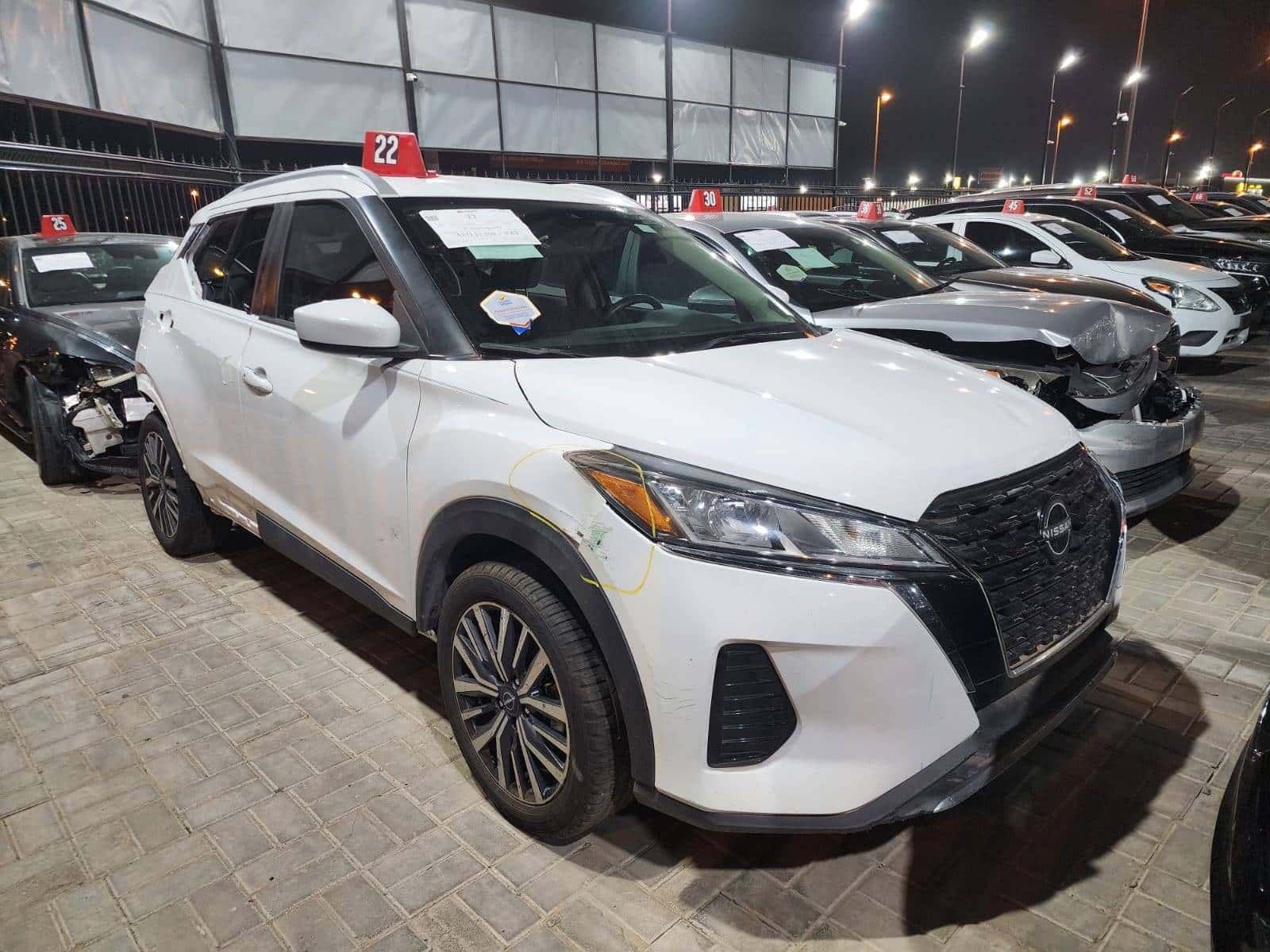 NISSAN KICKS 2023 thumbnail 1