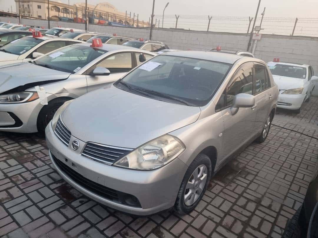 Nissan TIDA 2015 thumbnail 2