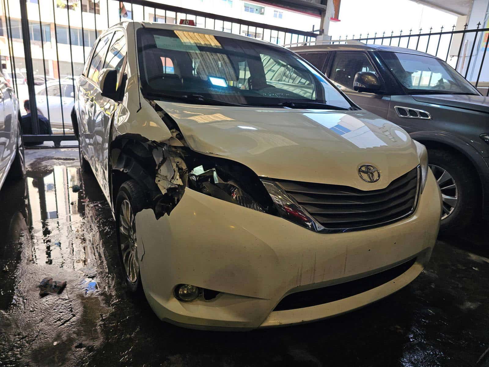 TOYOTA SIENNA 2012 thumbnail 3